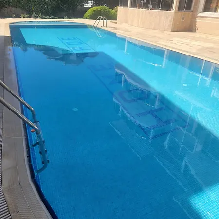 2 Bedroom Renovated Apartment